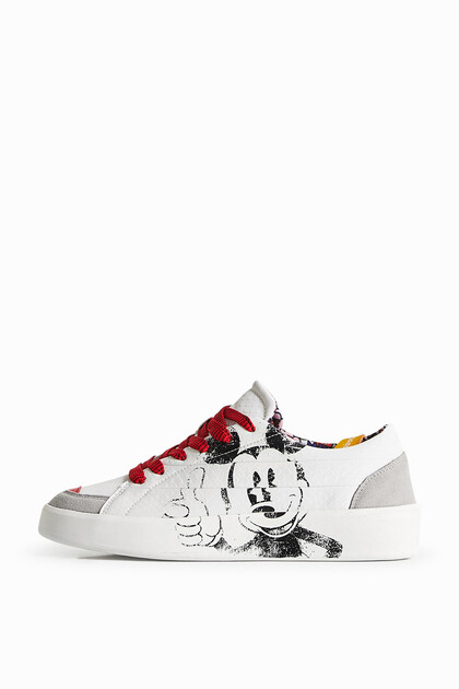 Sneakers met Mickey Mouse