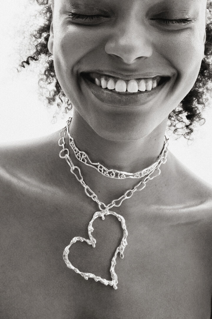 Zalio gold plated narrow message choker | Desigual