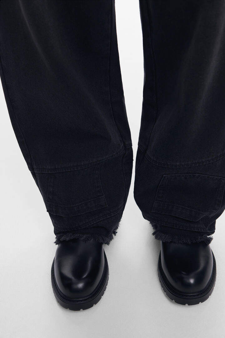 Upcycling jeans with frayed hem | Desigual