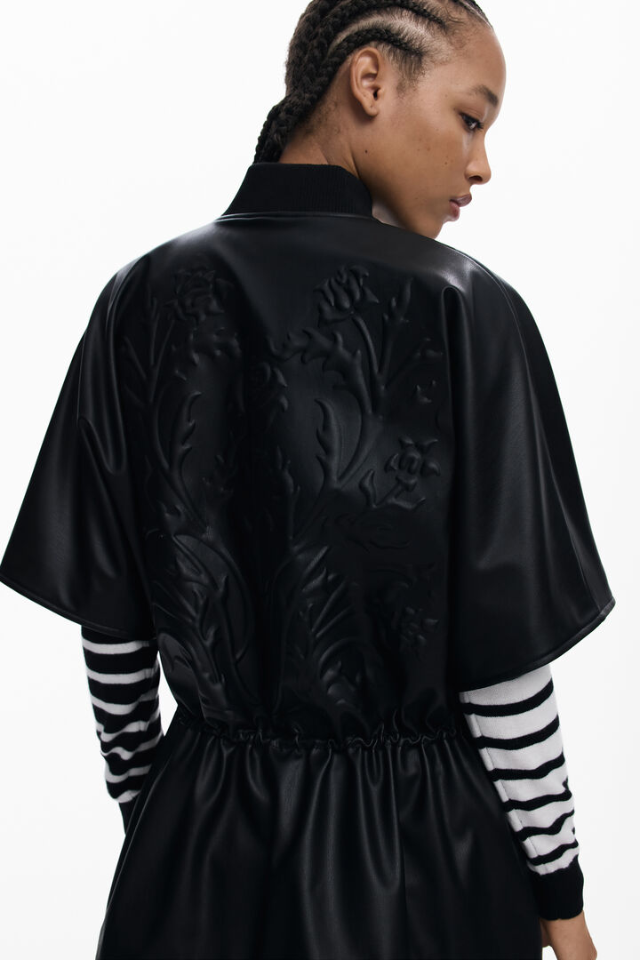 Poncho effet cuir à reliefs | Desigual