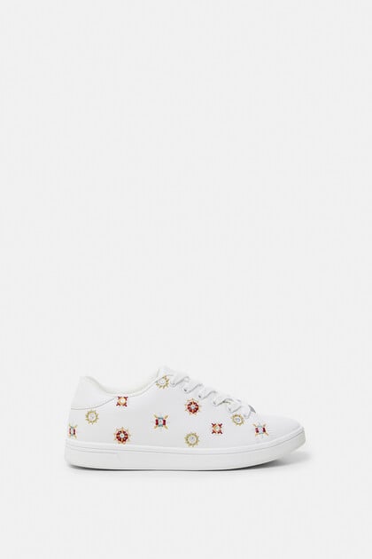 Embroidered mandalas sneakers