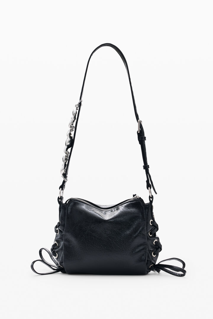 Bolsa efeito pele com charms