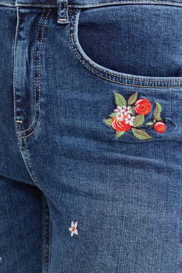 ג'ינס פוש-אפ ארוך עם פרחים רקומים | Desigual