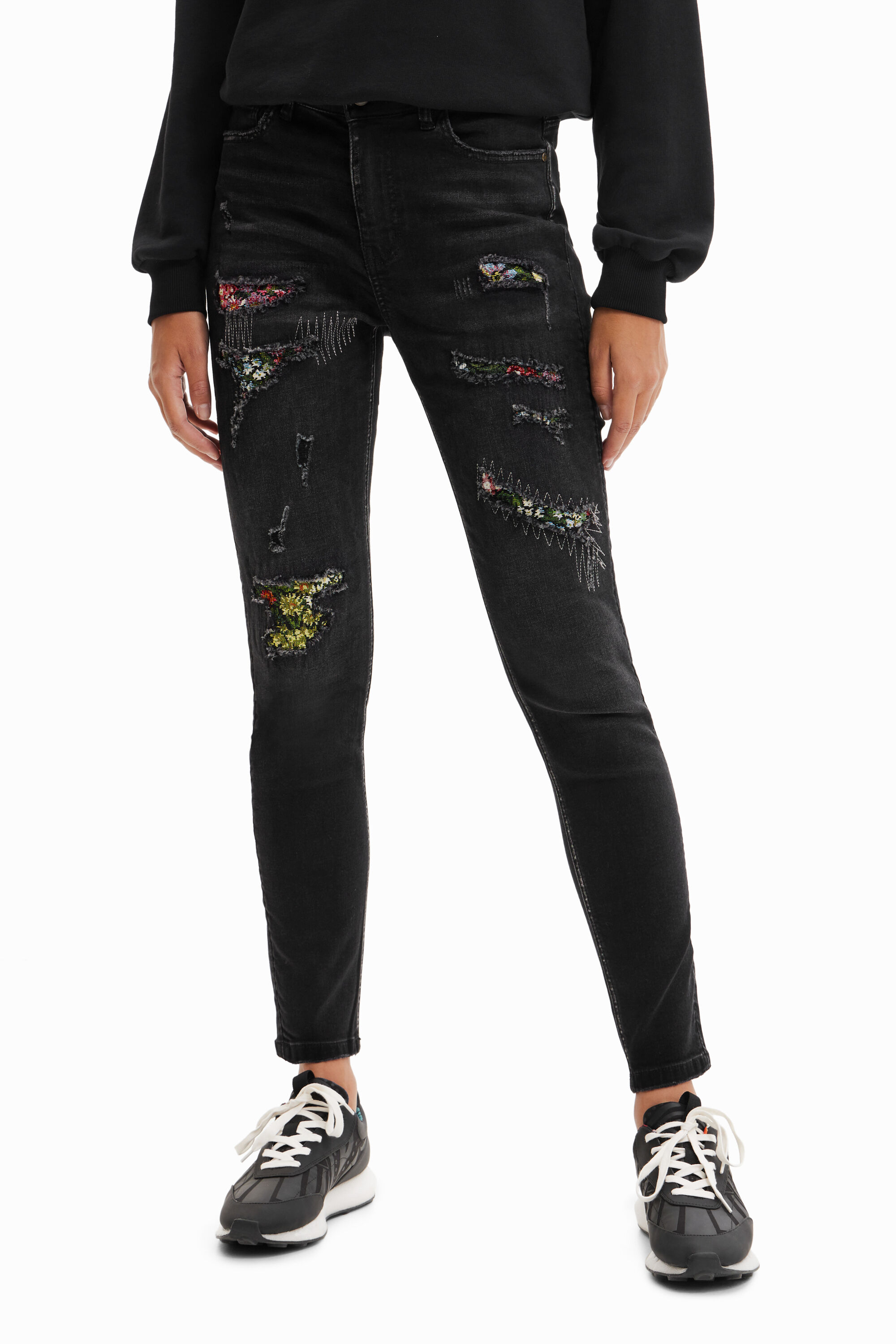 Jeans on sale attillati strappati