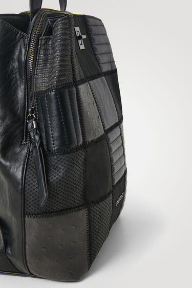 Leather effect backpack textures | Desigual