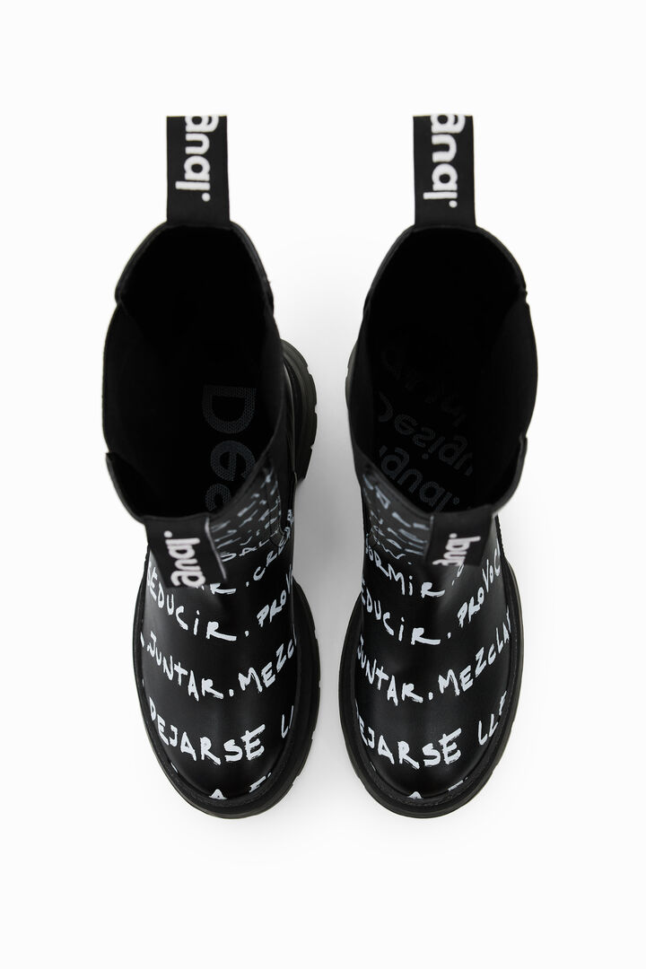 High Chelsea boots with messages | Desigual
