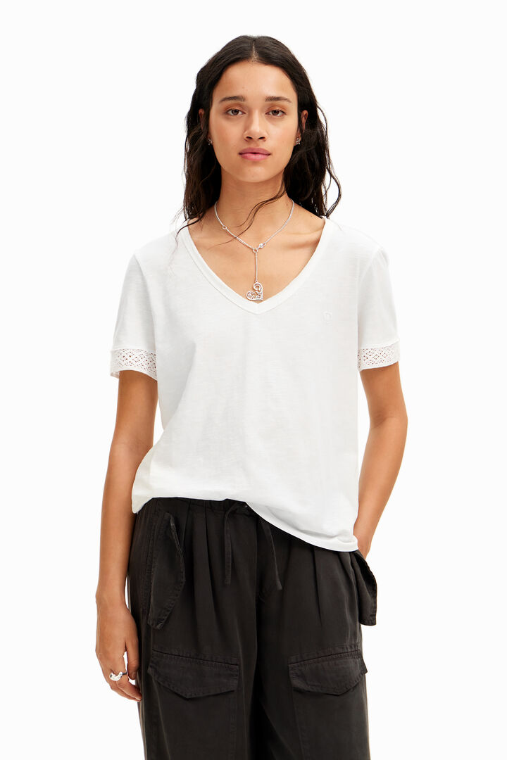 Openwork V-neck T-shirt