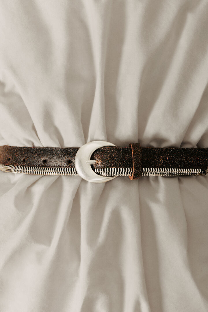 Leather belt with zippers studio