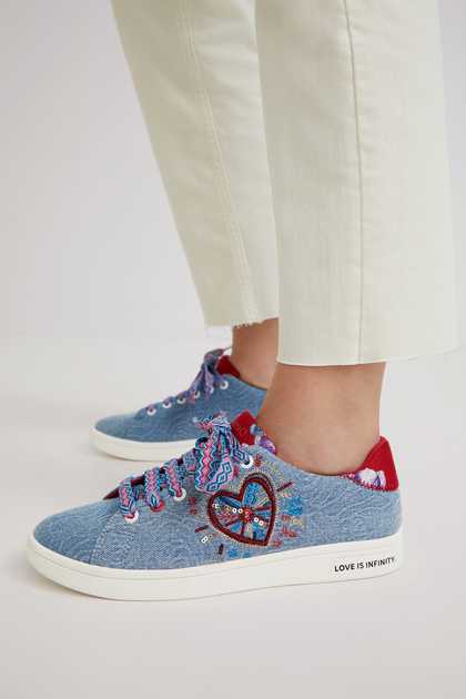 Denim sneakers with heart
