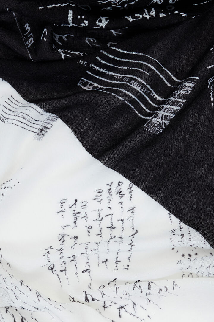 Foulard rectangular newspaper | Desigual
