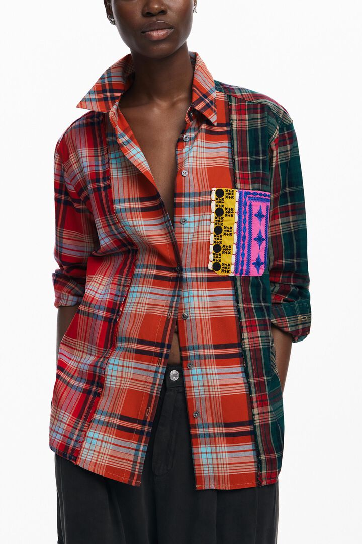 Kockovaná patch košeľa | Desigual