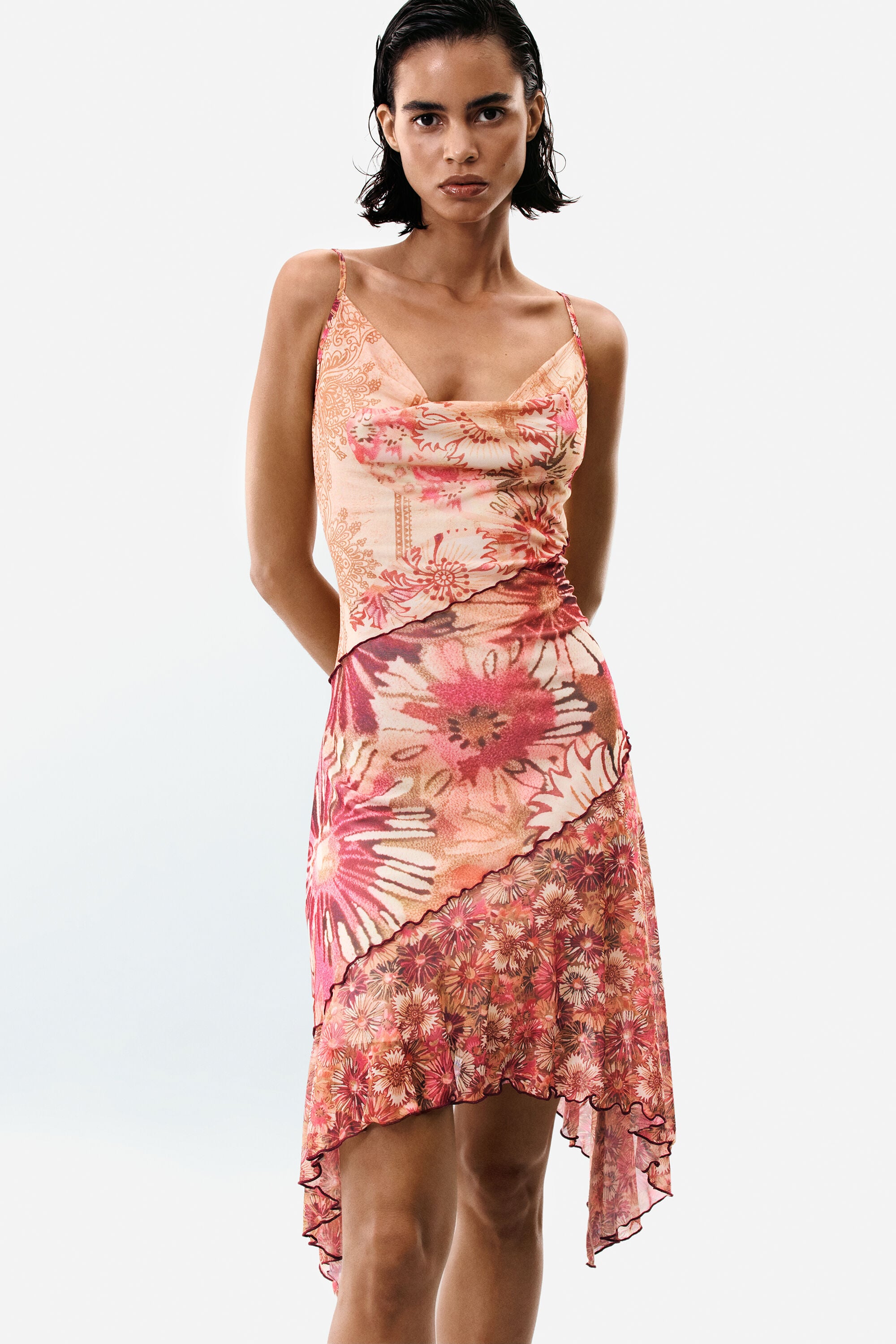 アシンメトリードレス バラ 女性用 I Desigual.com