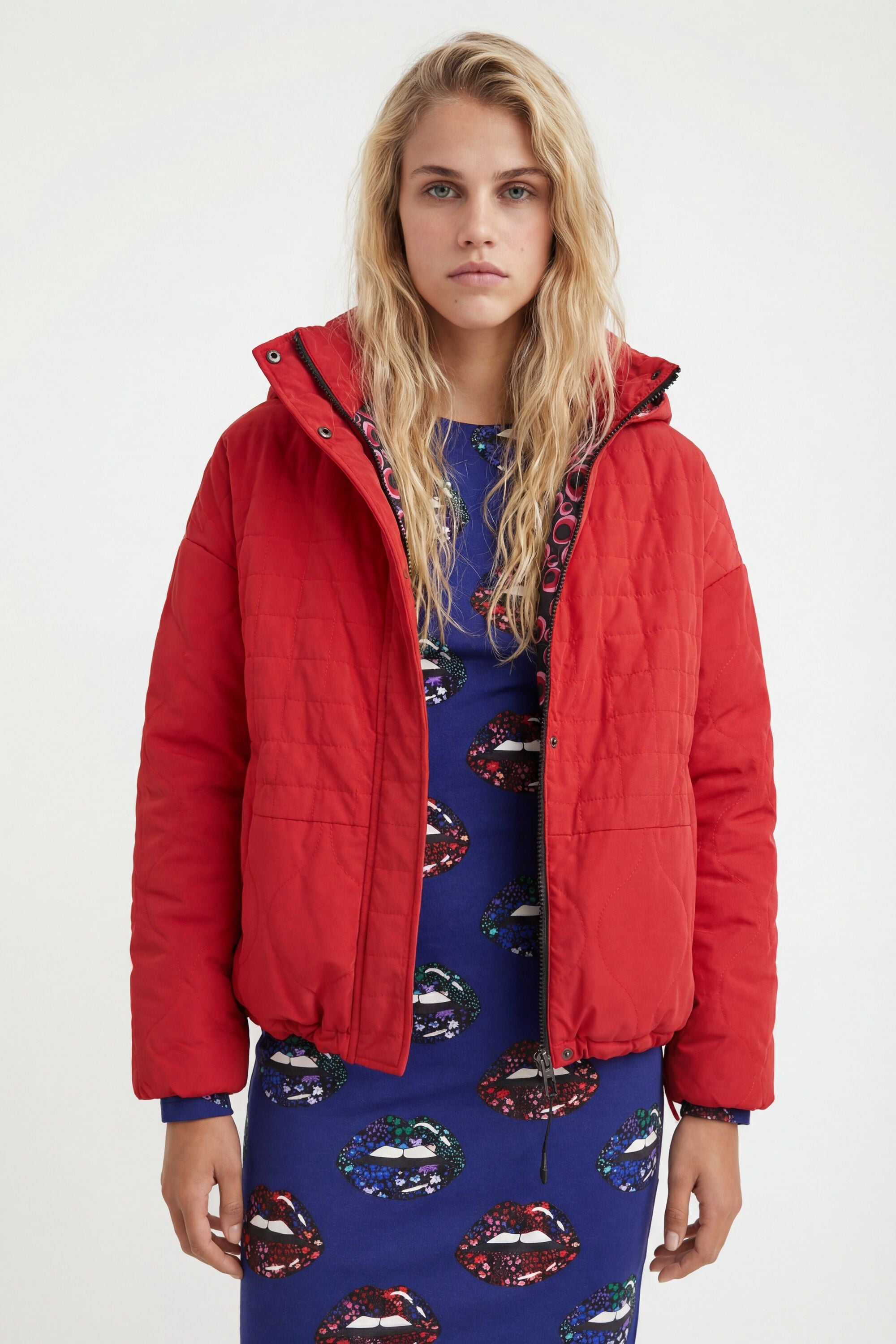 Desigual, Kurze Steppjacke mit Kapuze, Polyester, Rot, L
