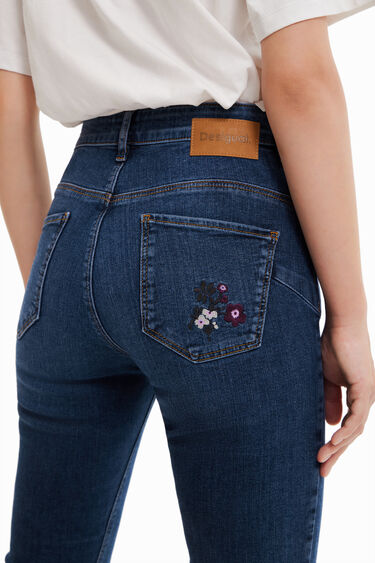 Skinny push-up jeans z izvezenimi rožami | Desigual