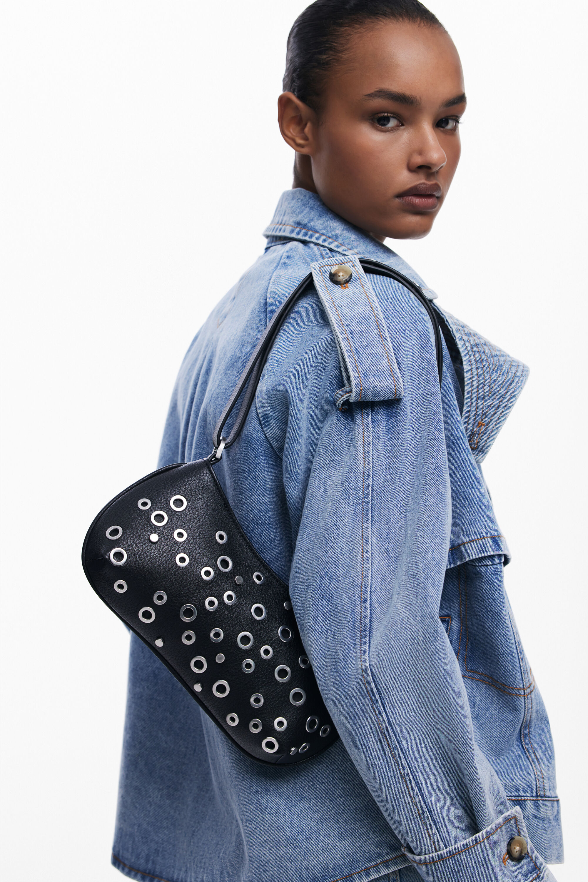小さな楕円形のスタッズバッグ 女性用 I Desigual.com