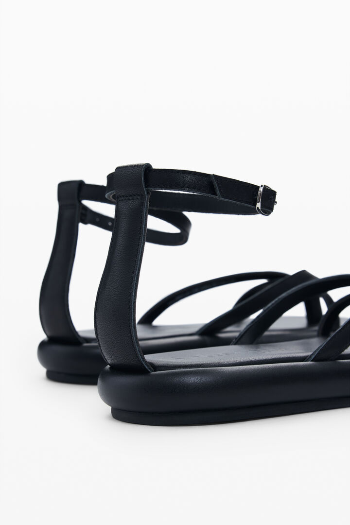 Ankle strap flat sandal | Desigual