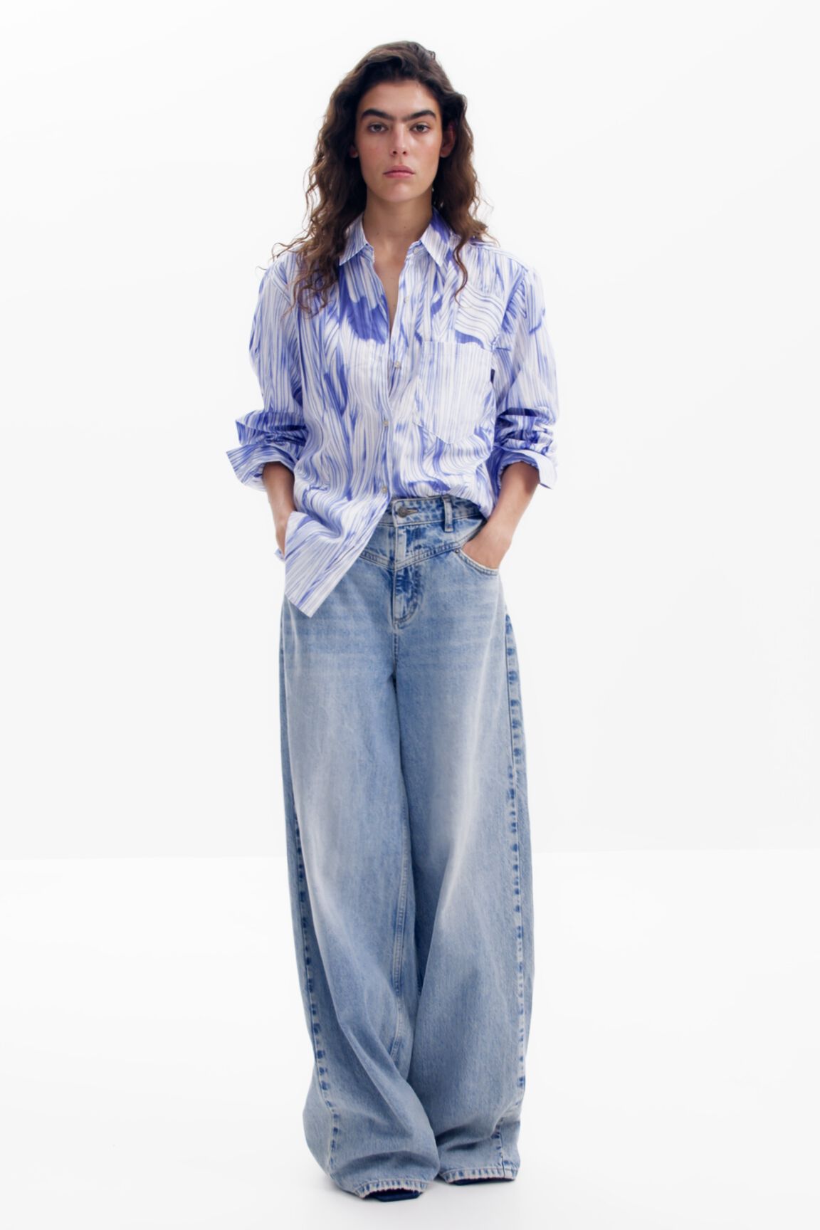 最高 オーバーサイズのArtyシャツ 女性用 I Desigual.com トップス