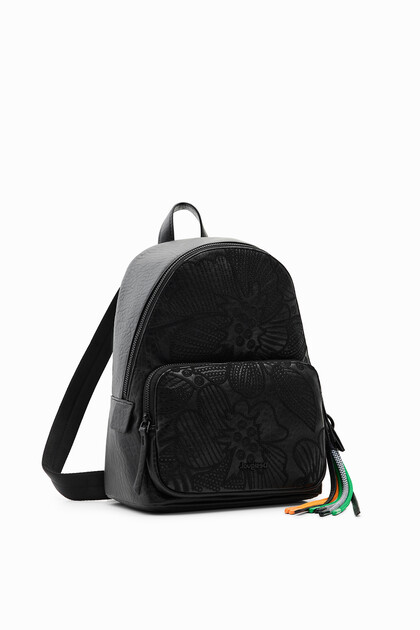 Mochila pequeña bordada