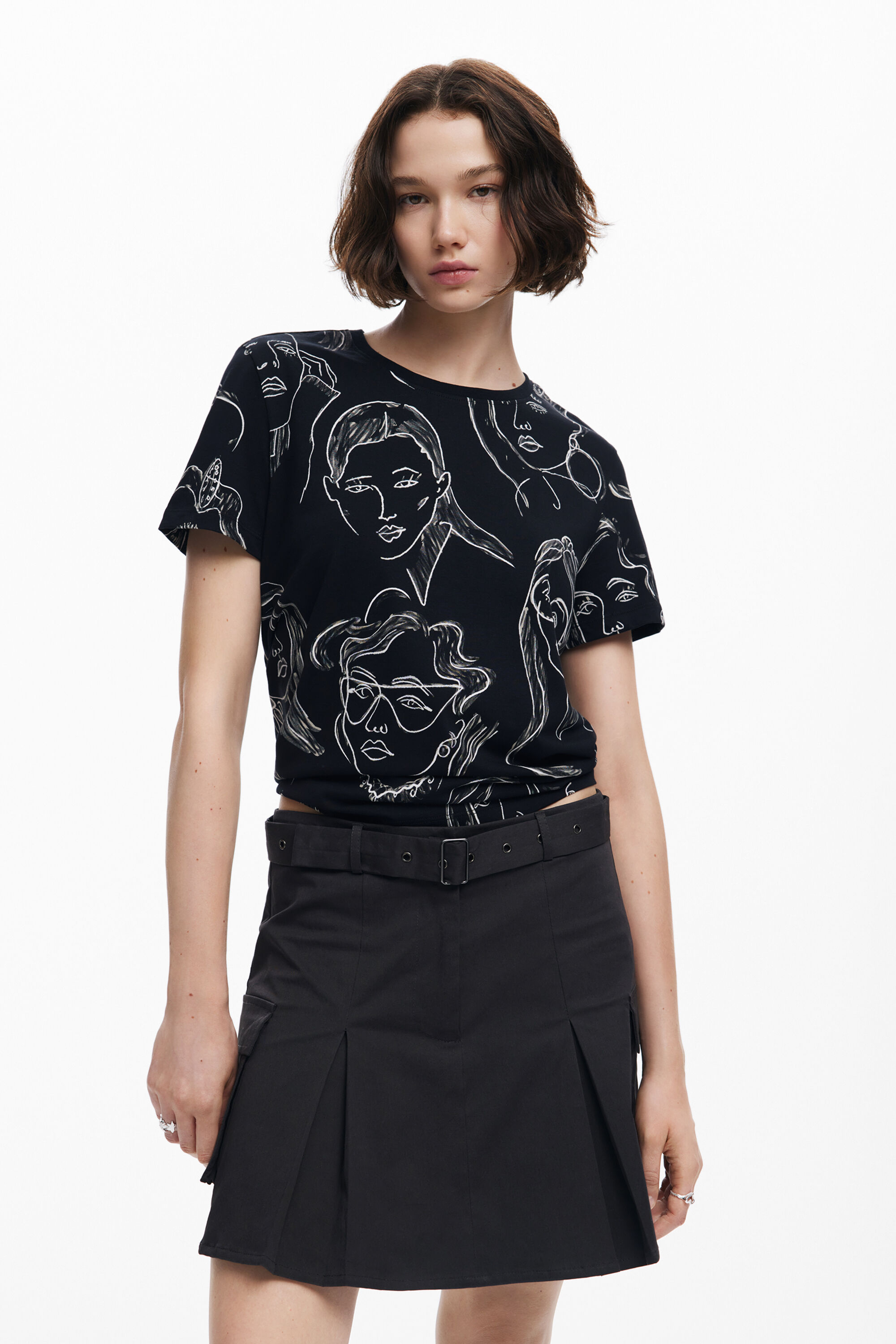 Camiseta manga corta caras de mujer I Desigual