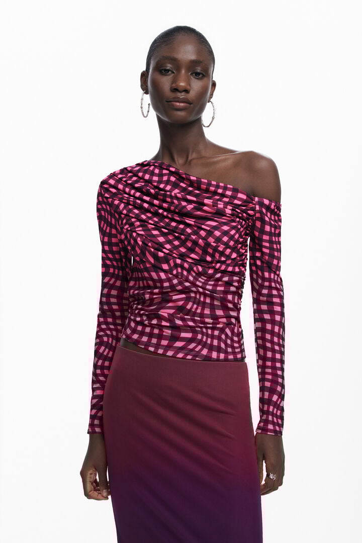 Asymmetric T-shirt with psychedelic checks