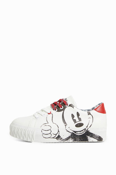 Sneakers met Mickey Mouse-illustratie