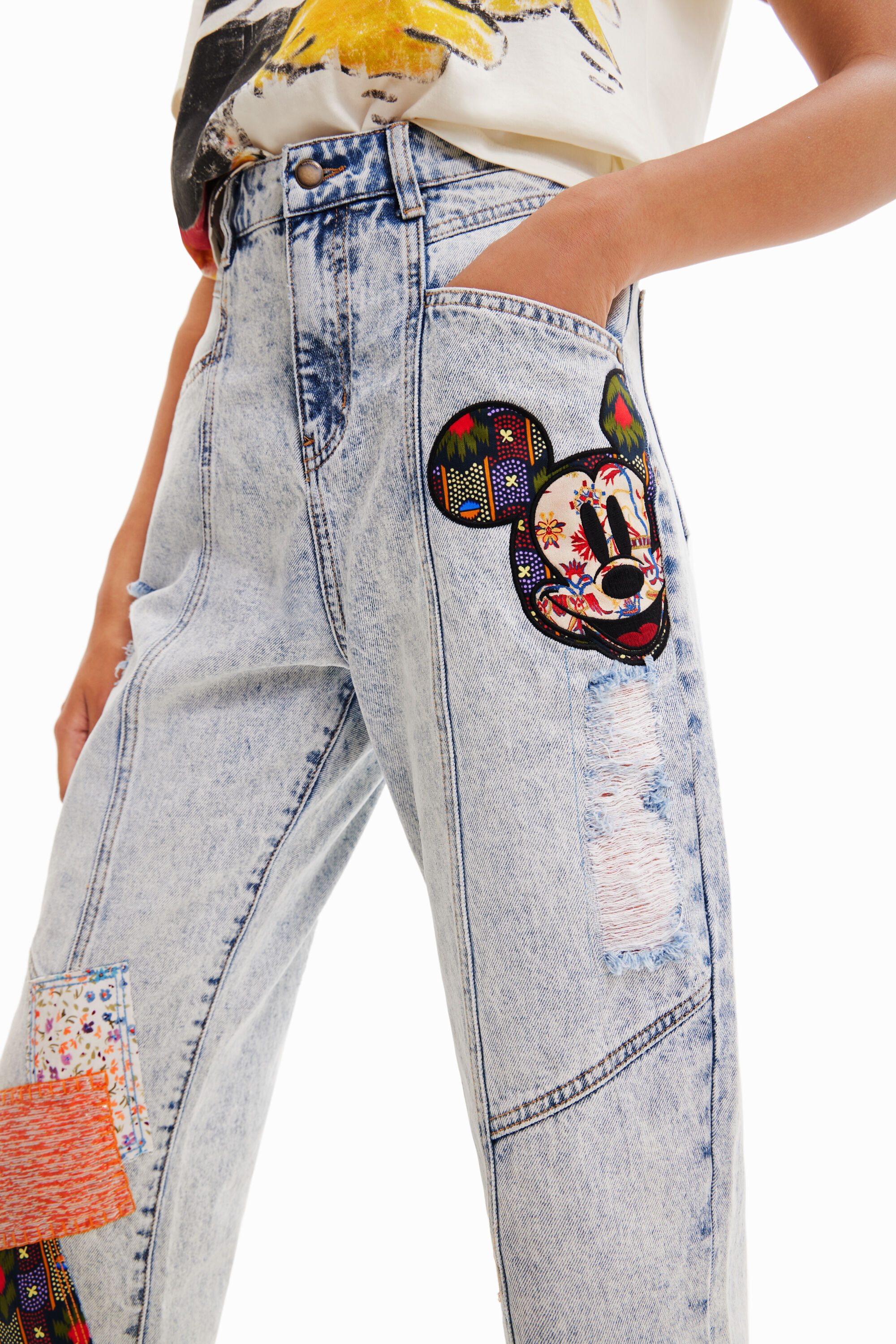 Relaxed jeans featuring Disney's Mickey Mouse | Desigual.com