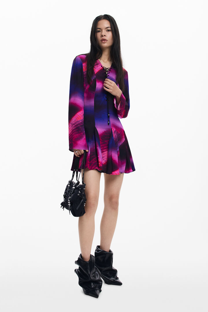 Dress with ribbon neckline