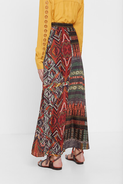 Buttoned ethnic skirt