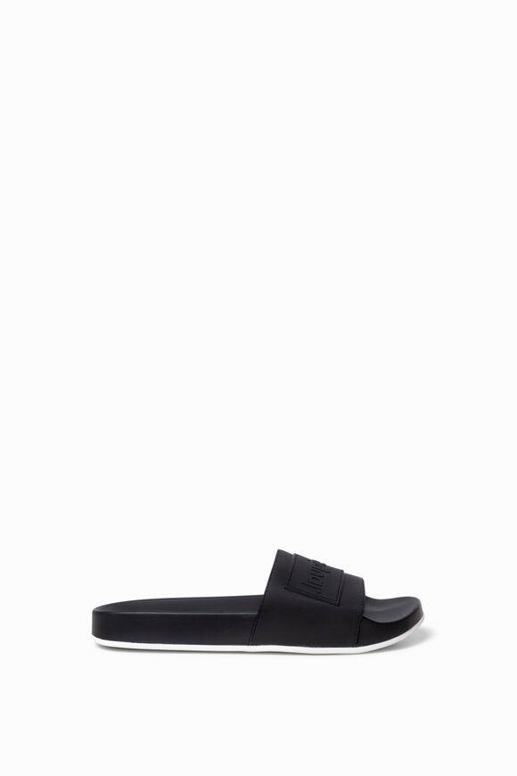 Chanclas nuevo logo Desigual