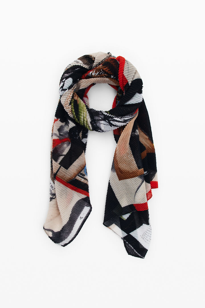 Foulard zaprojektowany przez Mr. Christian Lacroix | Desigual