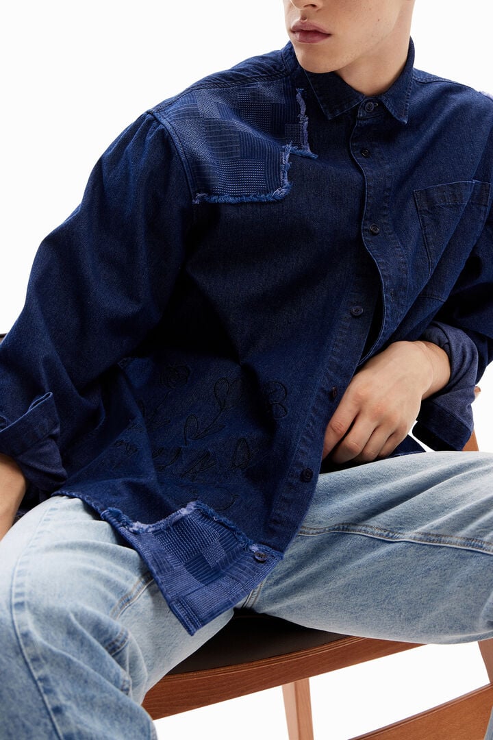 Denim shirt with embroidery and patches. | Desigual