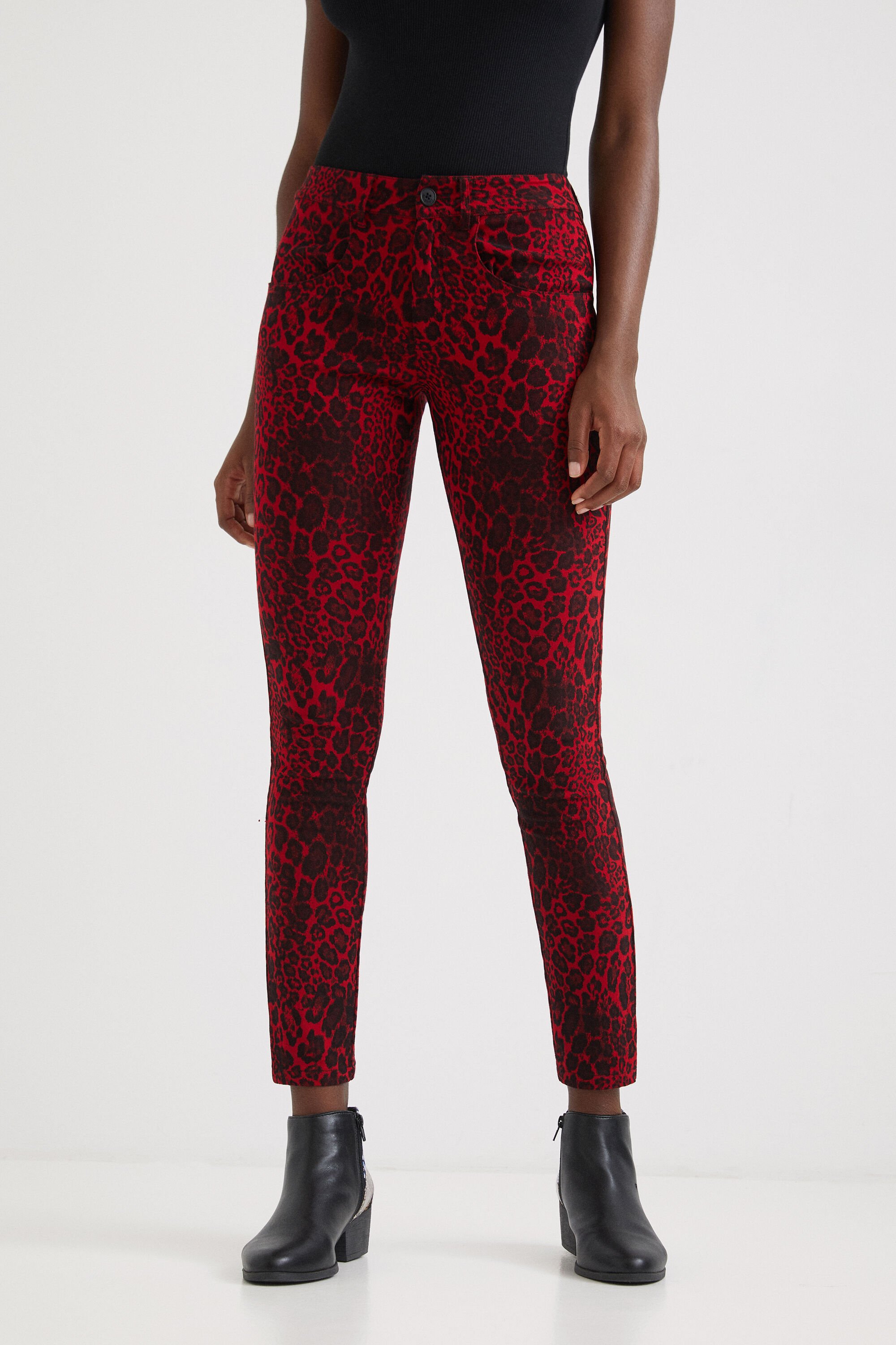 Pantalón slim animal print | Desigual.com