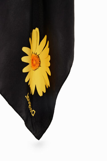 Daisy square scarf | Desigual