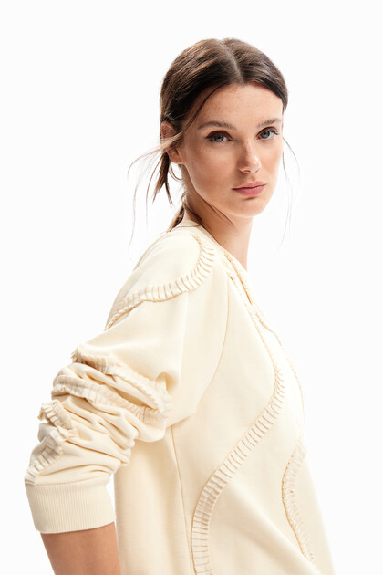 Pleated strip sweatshirt