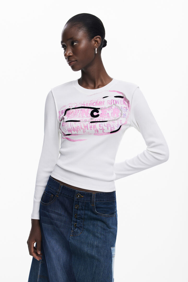 Long-sleeve T-shirt with pink letters