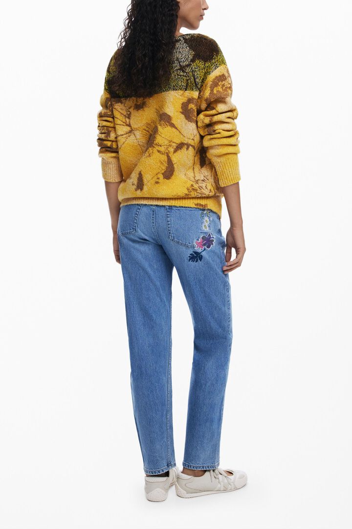 Embroidered flower jeans