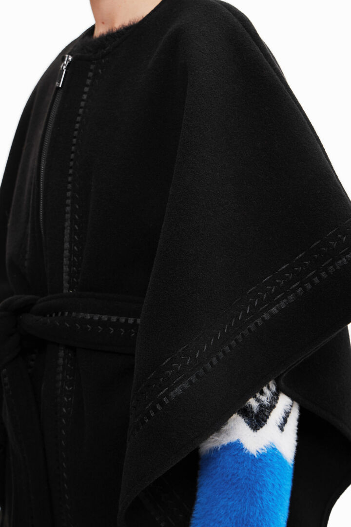 Embroidered poncho | Desigual