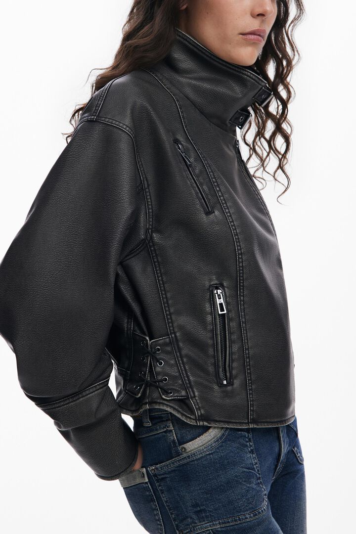 Biker efecto piel oversize