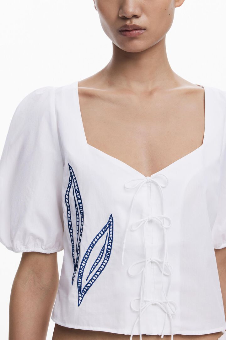 Embroidered puff-sleeve blouse