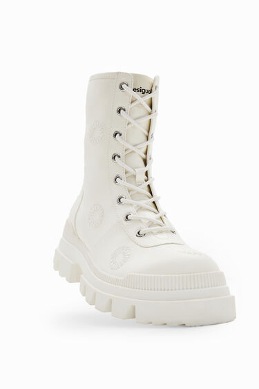 Botes track brodats | Desigual