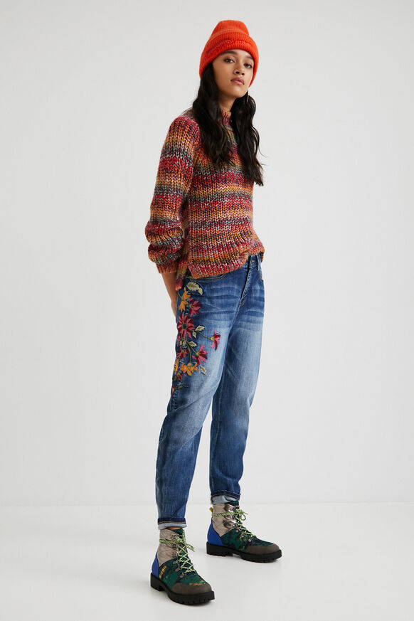 Boyfriend fit jeans embroidered ankle | Desigual