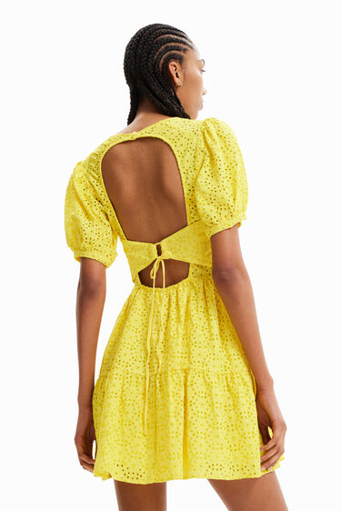 Vestit curt brodat suís | Desigual