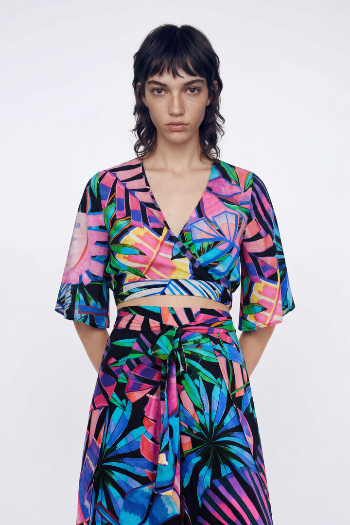 Top cropped cruzado tropical