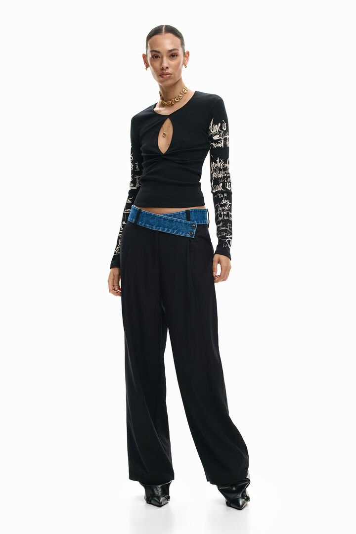 T-shirt with lettering opening | Desigual