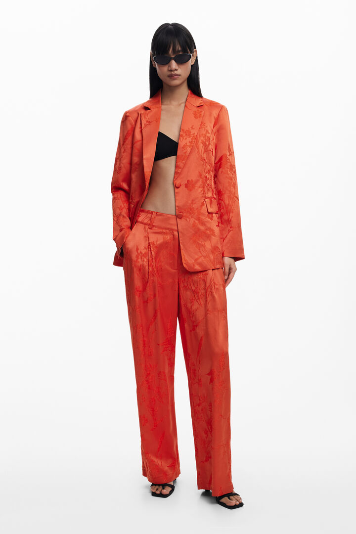 Embroidered fitted blazer | Desigual