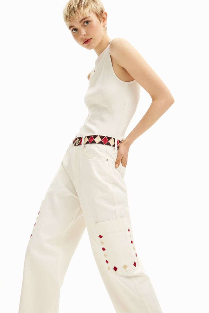 Cropped denim pants with diamond-shaped edges. | Desigual