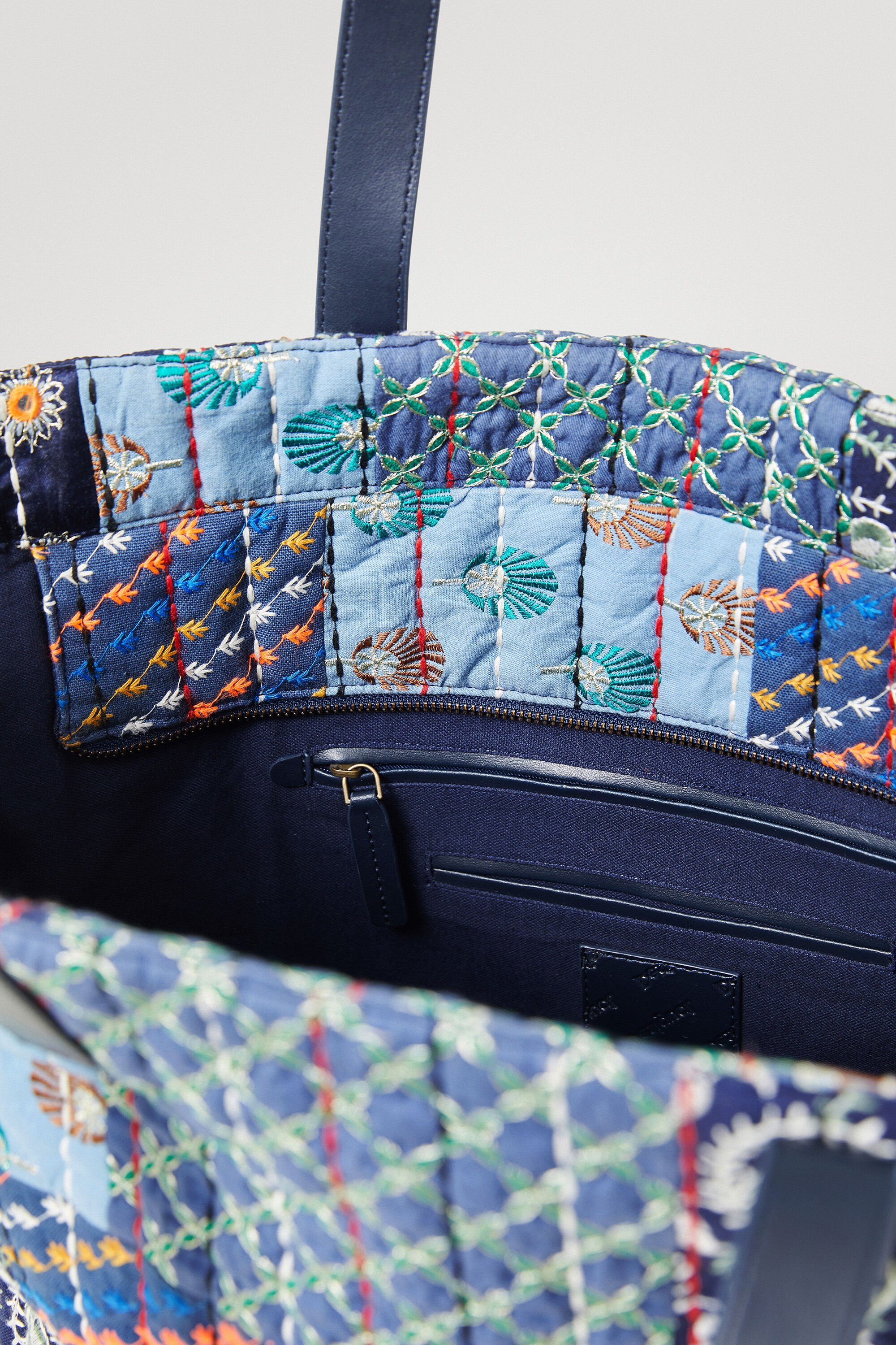 Desigual evening bags 2025