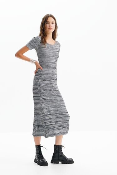 Długa sukienka z prążkowanej dzianiny z efektem marmurkowym | Desigual