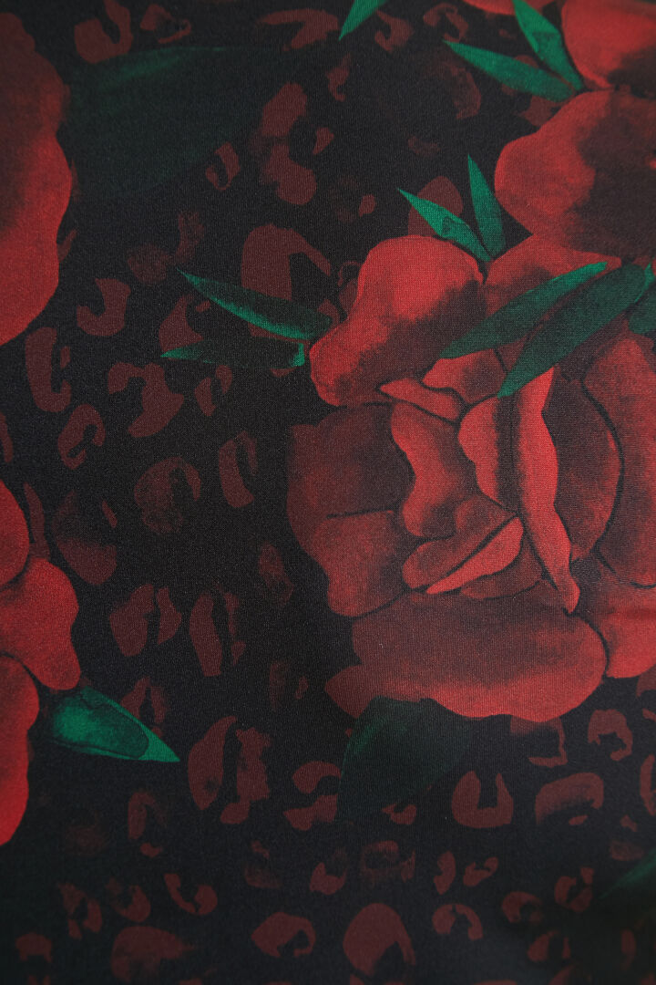 Camiseta slim rosas | Desigual