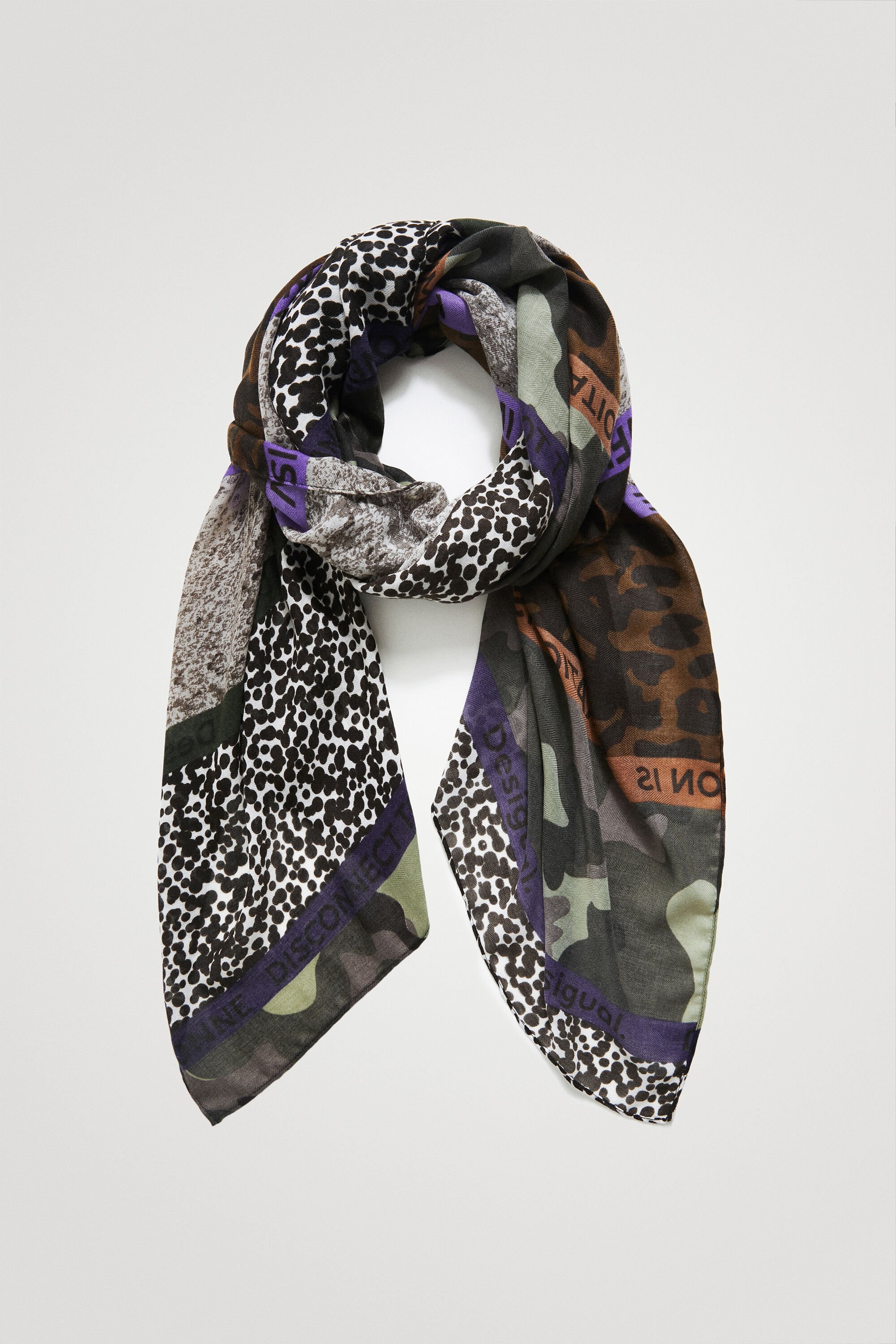 Foulard hotsell desigual solde